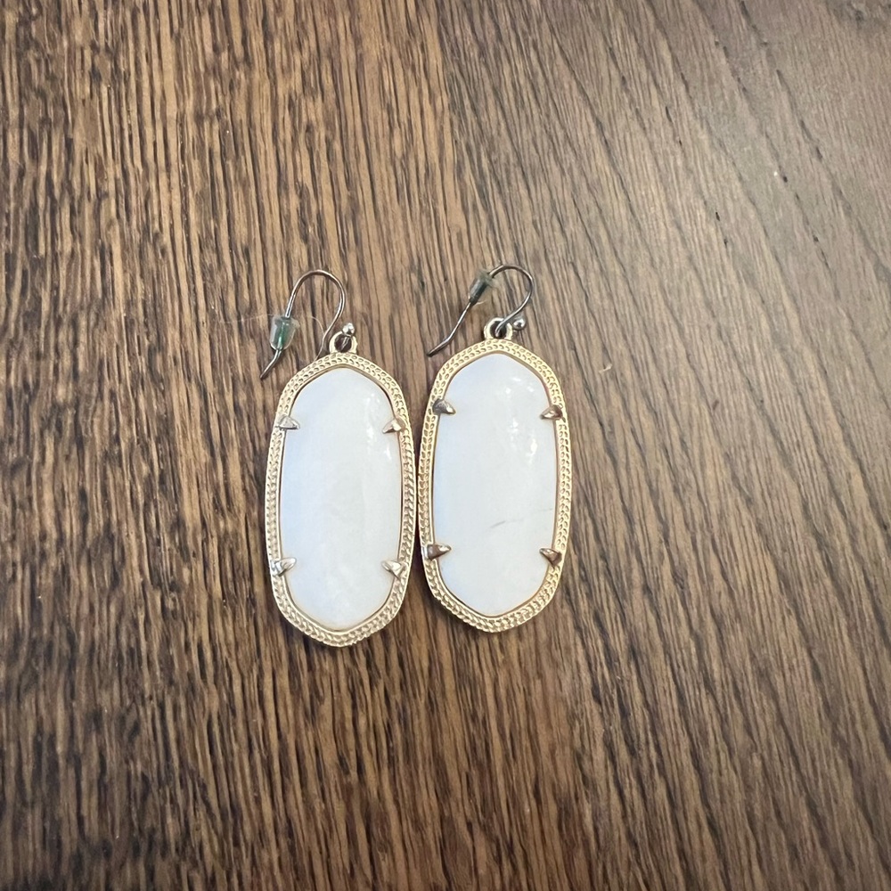 Elle Gold Drop Earrings